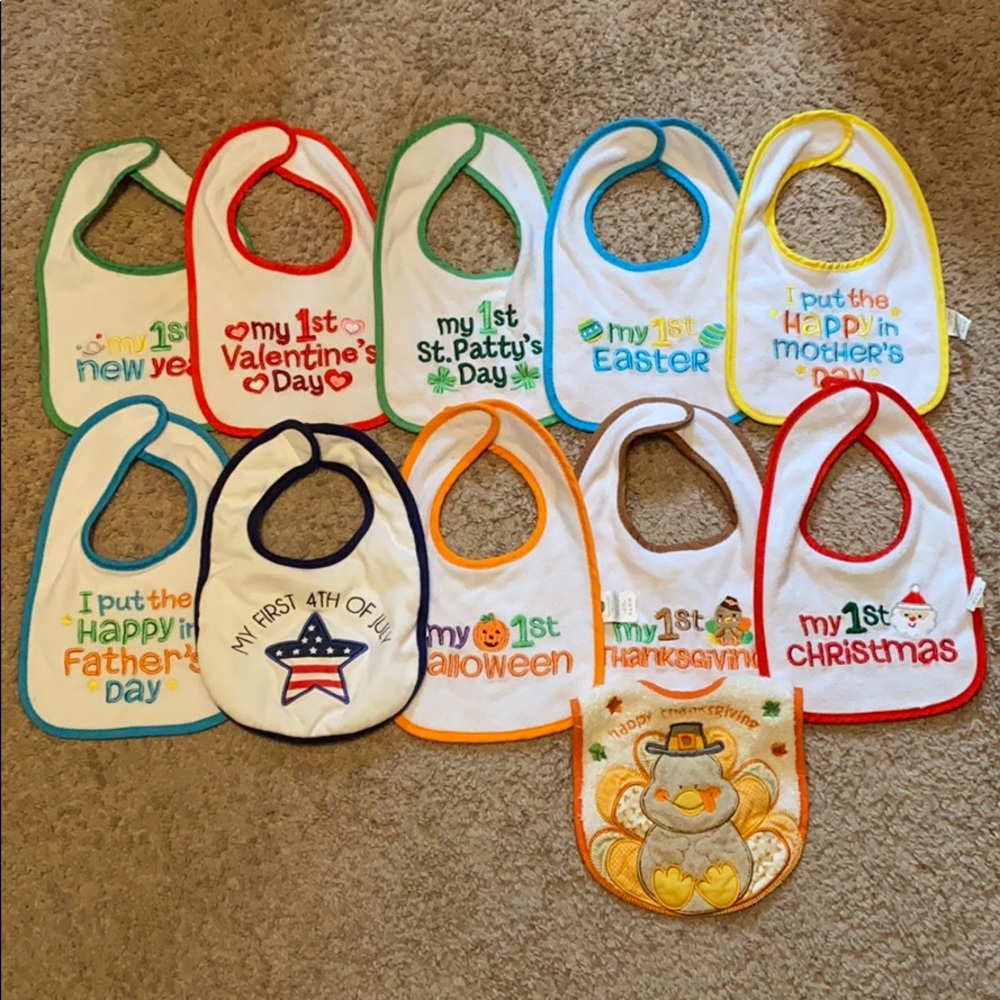 11 Holiday bibs